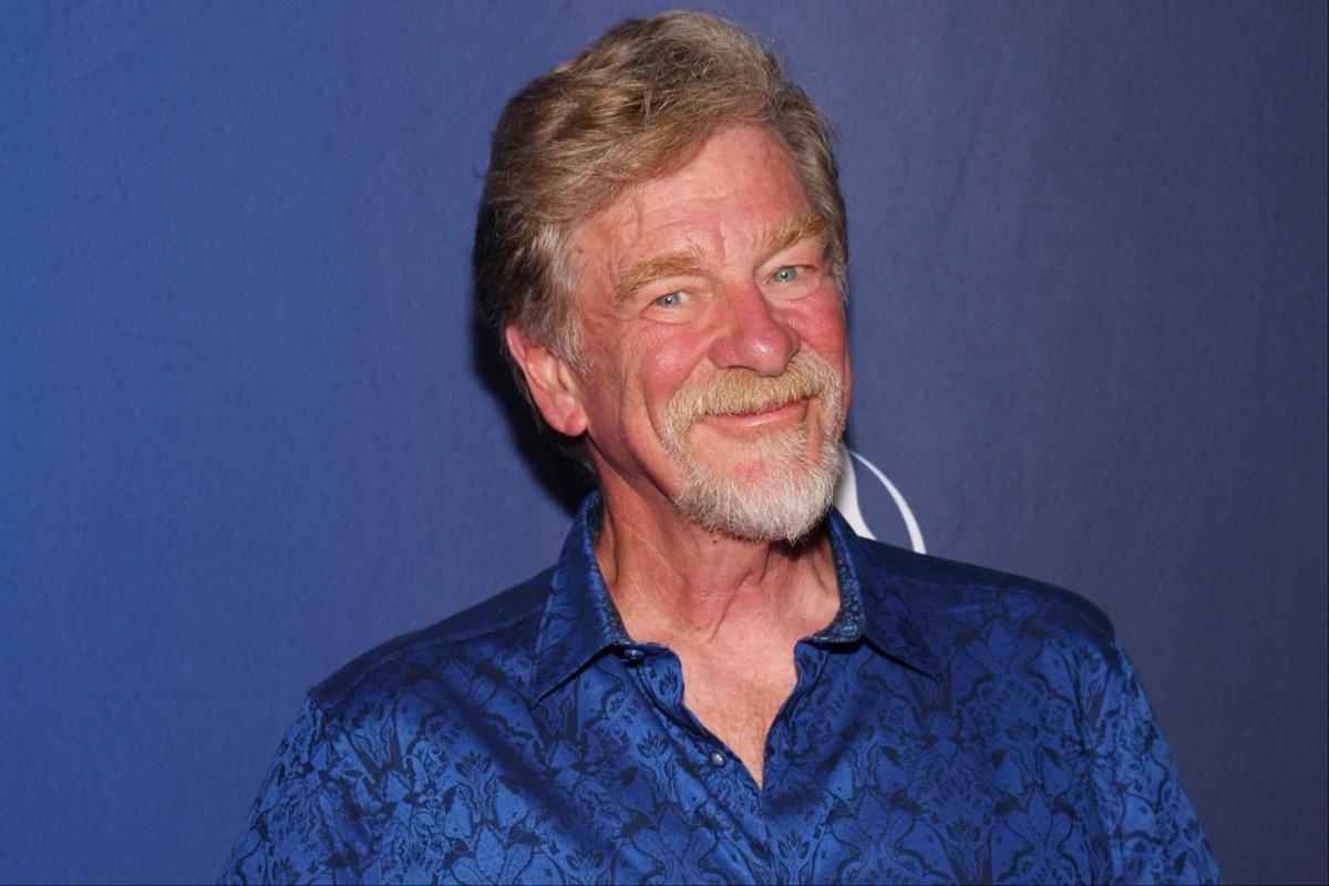 荣耀之地痛失其王：《狮子王》导演罗杰·艾勒斯逝世，一个时代的落幕