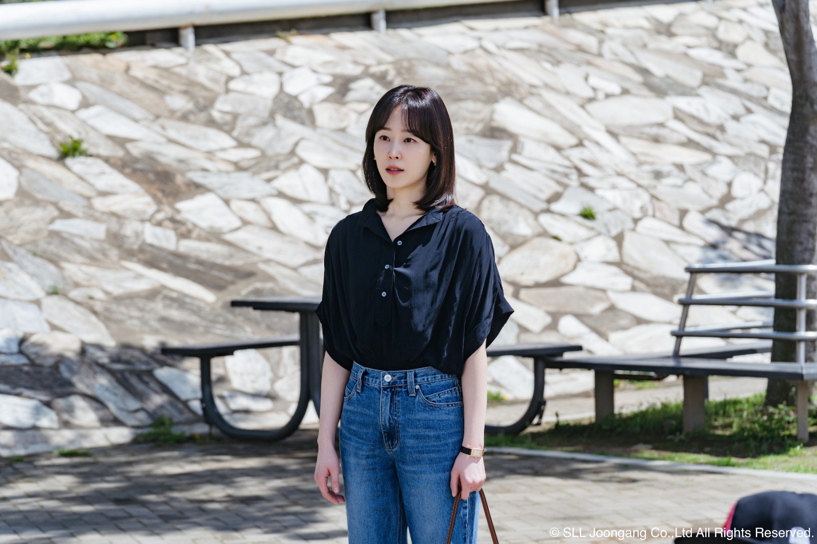 偶像转型演员：TWICE 多贤荧幕首秀，与李施优激吻床戏引爆热议