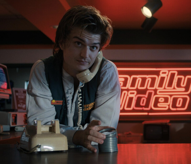 《怪奇物语》“最强保姆”Steve 竟是打败泰勒·斯威夫特的霸榜歌手？5 件事认识全才乔·基瑞