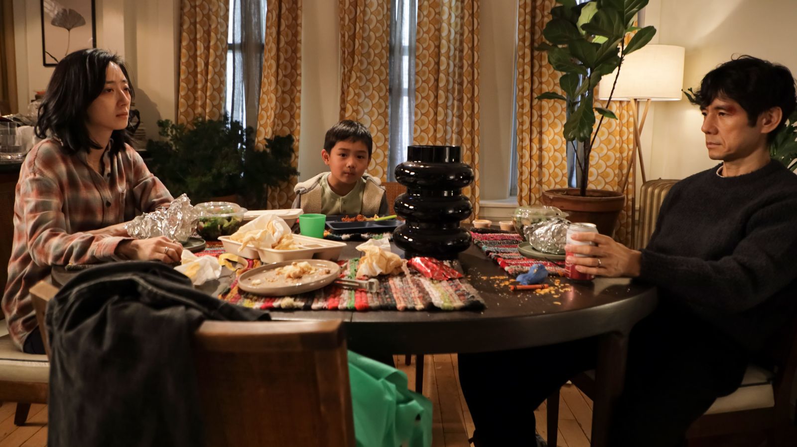 桂纶镁街头崩溃怒吼“老公”：去哪都是地狱！影后与西岛秀俊纽约飙戏火花四溅