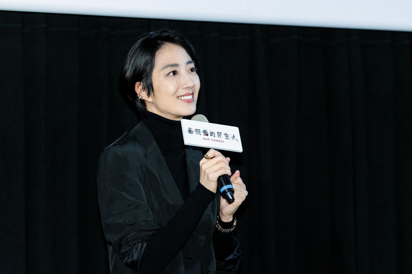 桂纶镁街头崩溃怒吼“老公”：去哪都是地狱！影后与西岛秀俊纽约飙戏火花四溅