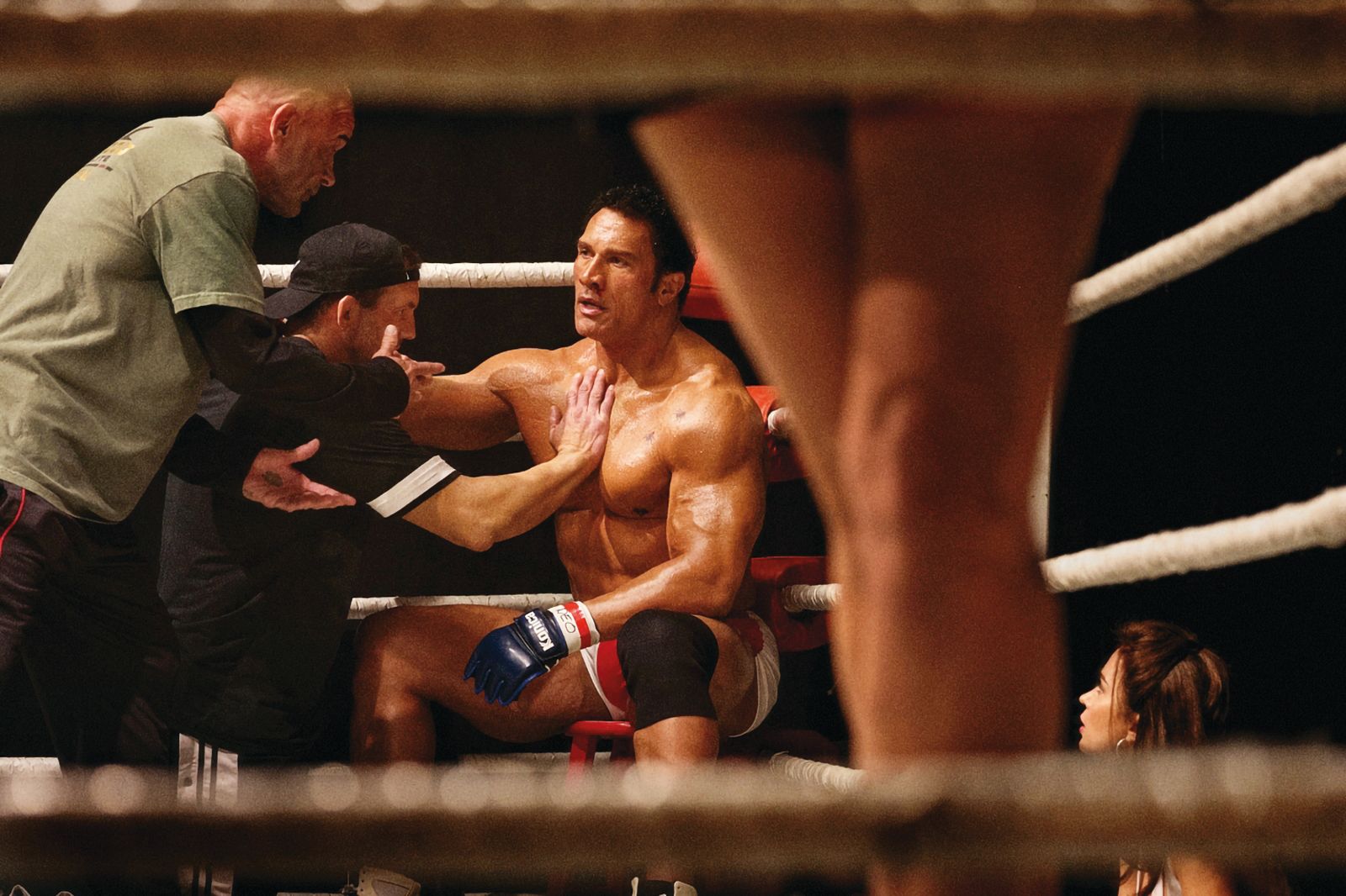 撕掉肌肉标签：巨石强森在《粉碎机》中贡献影帝级表演，直面格斗传奇的毁灭与新生