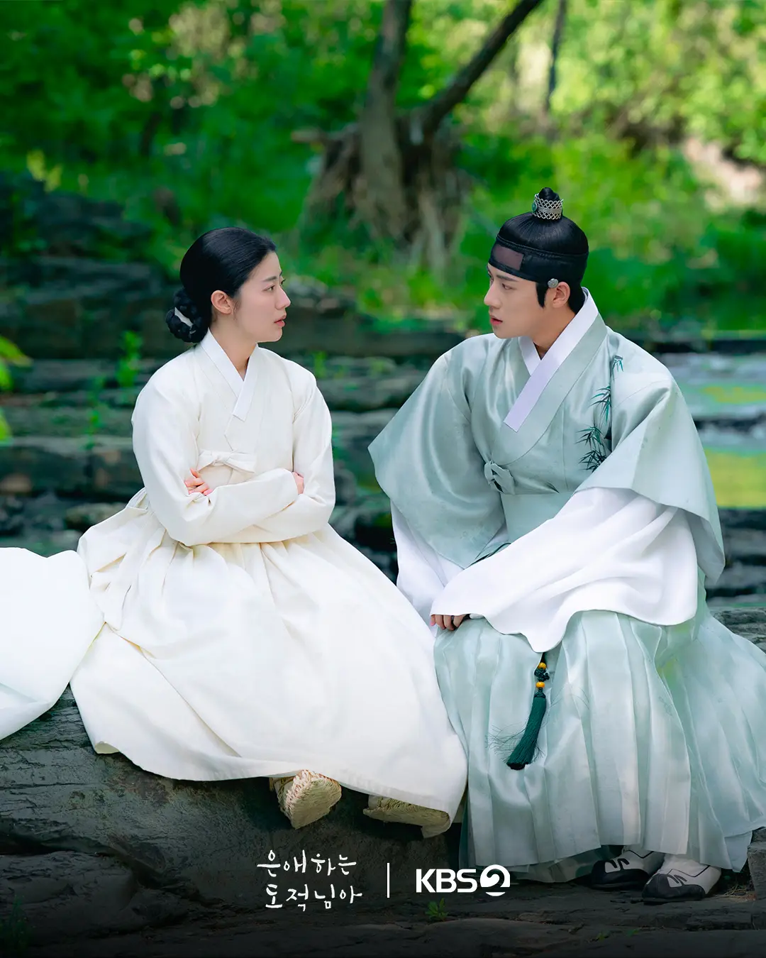 灵魂互换爱上“寡妇”?《恩爱的盗贼大人》开播 3 天登顶 Netflix,文相敏南志铉 CP 感爆棚! 灵魂互换爱上“寡妇”?《恩爱的盗贼大人》开播 3 天登顶 Netflix,文相敏南志铉 CP 感爆棚!