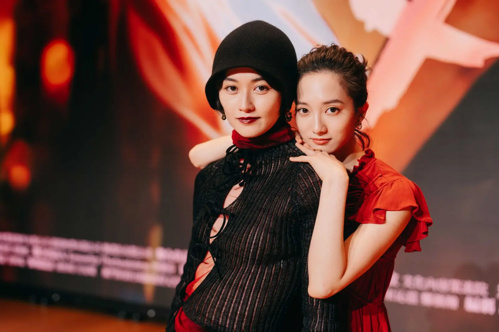 尺度背后的专业:揭秘《女孩不平凡》激情戏中的“界限清单” 尺度背后的专业:揭秘《女孩不平凡》激情戏中的“界限清单”