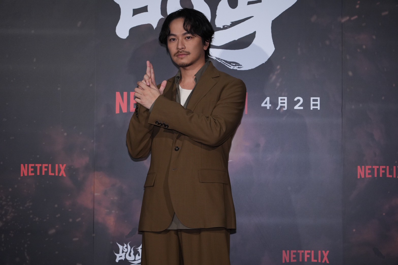 缝了 30 针！柯震东《乩身》蛰伏 4 年终将开播，揭秘“破相”意外后的心路历程